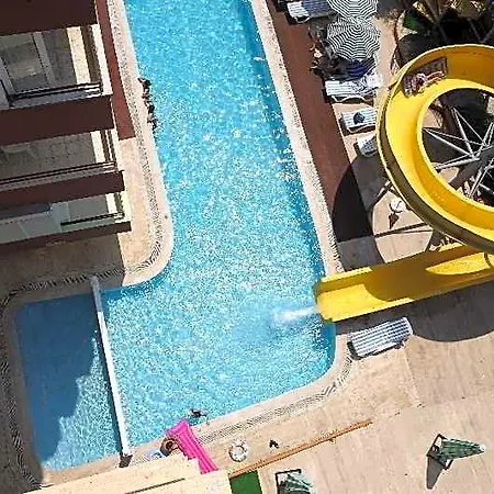 Hotel World 2*